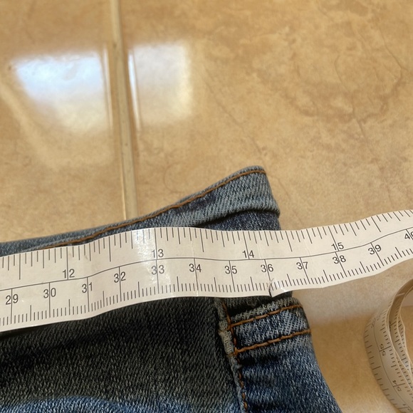 Levi’s jeans , low rise 524 boot cut - Picture 7 of 8